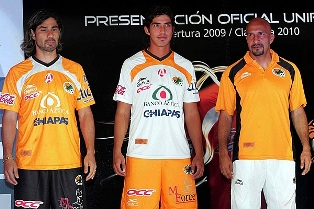 uniA2009jaguares.jpg